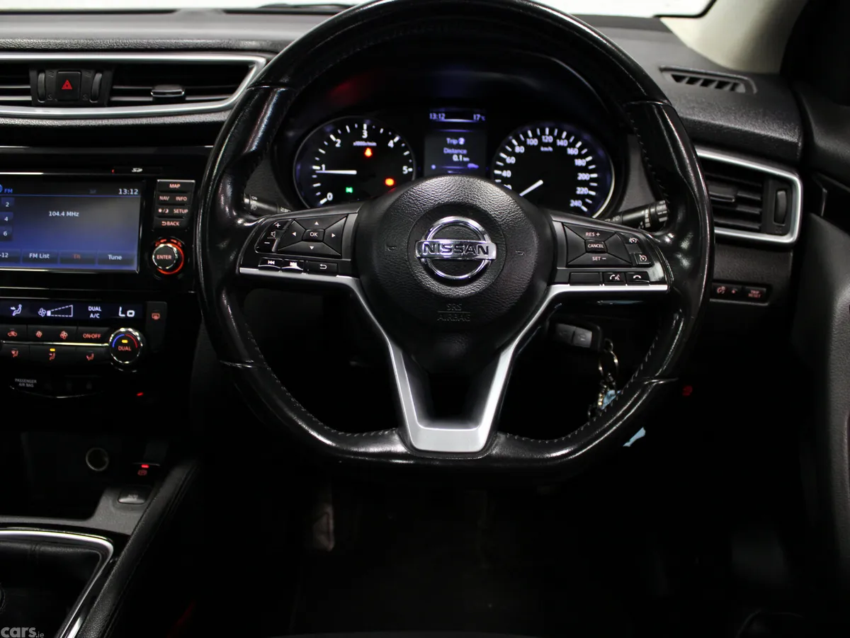 Nissan Qashqai MPV, Diesel, 2019, Black
