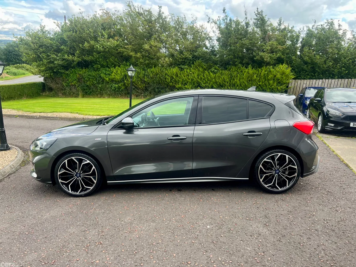 Ford Focus Hatchback, Diesel, 2020, Grey