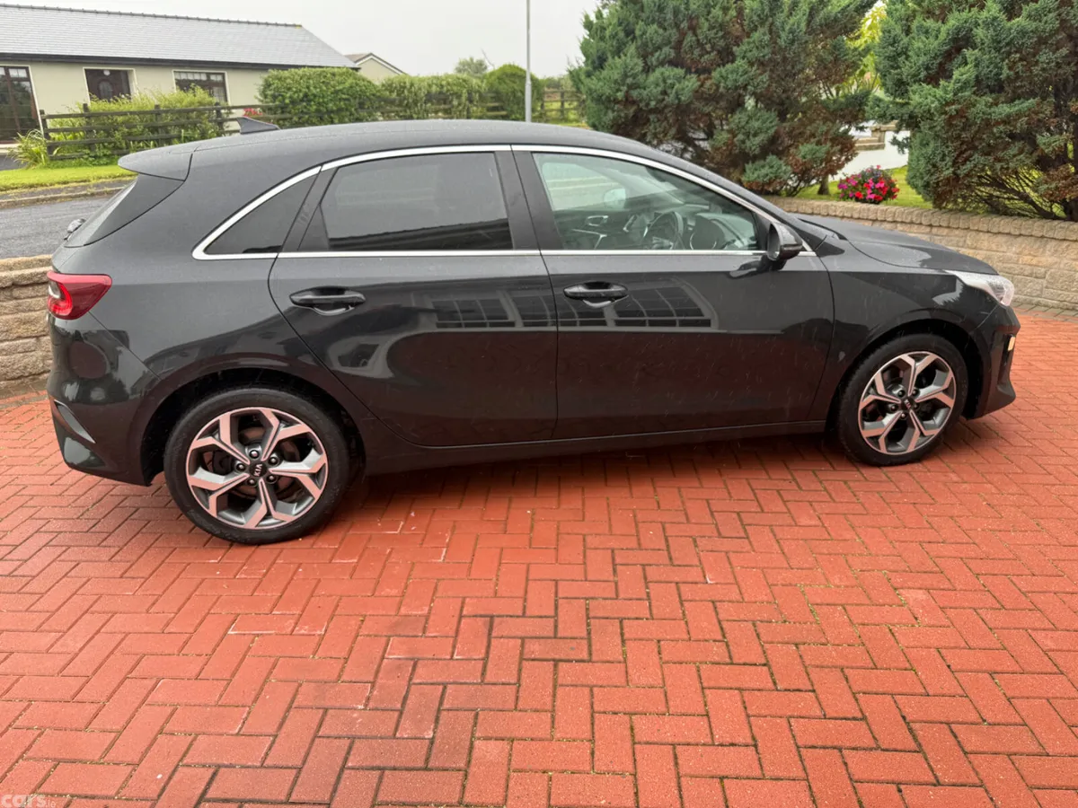 Kia Ceed Hatchback, Diesel Hybrid, 2021, Black