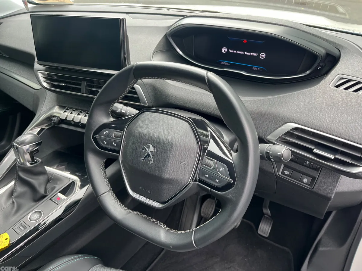 Peugeot 3008 MPV, Diesel, 2022, White