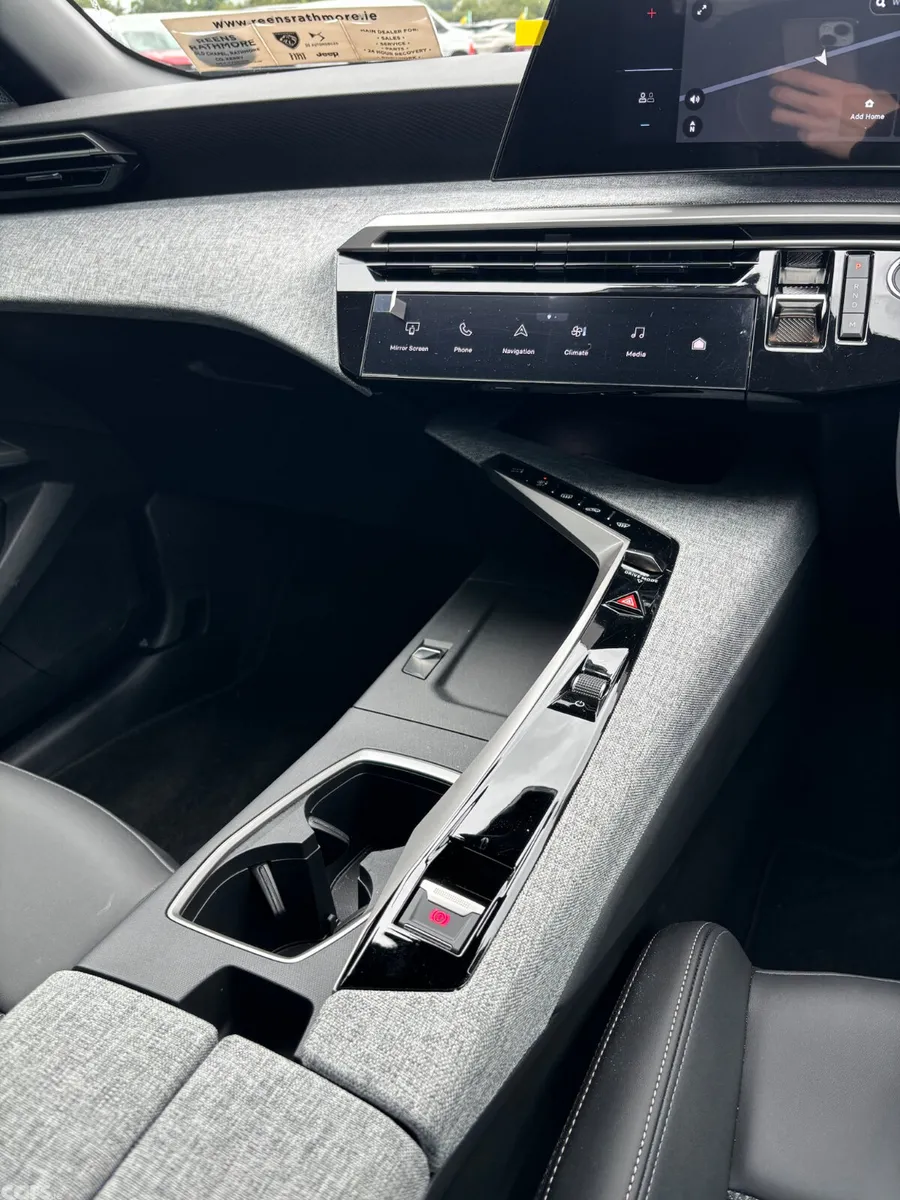 Peugeot 5008 MPV, Petrol, 2025, Black