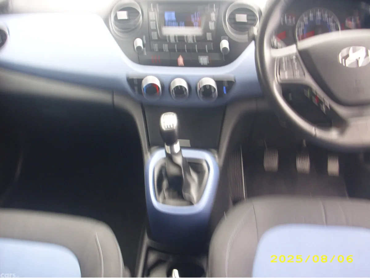 Hyundai i10 Hatchback, Petrol, 2016, Silver