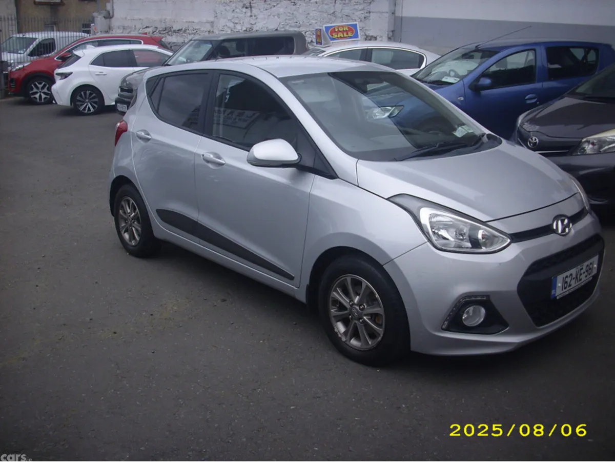 Hyundai i10 Hatchback, Petrol, 2016, Silver
