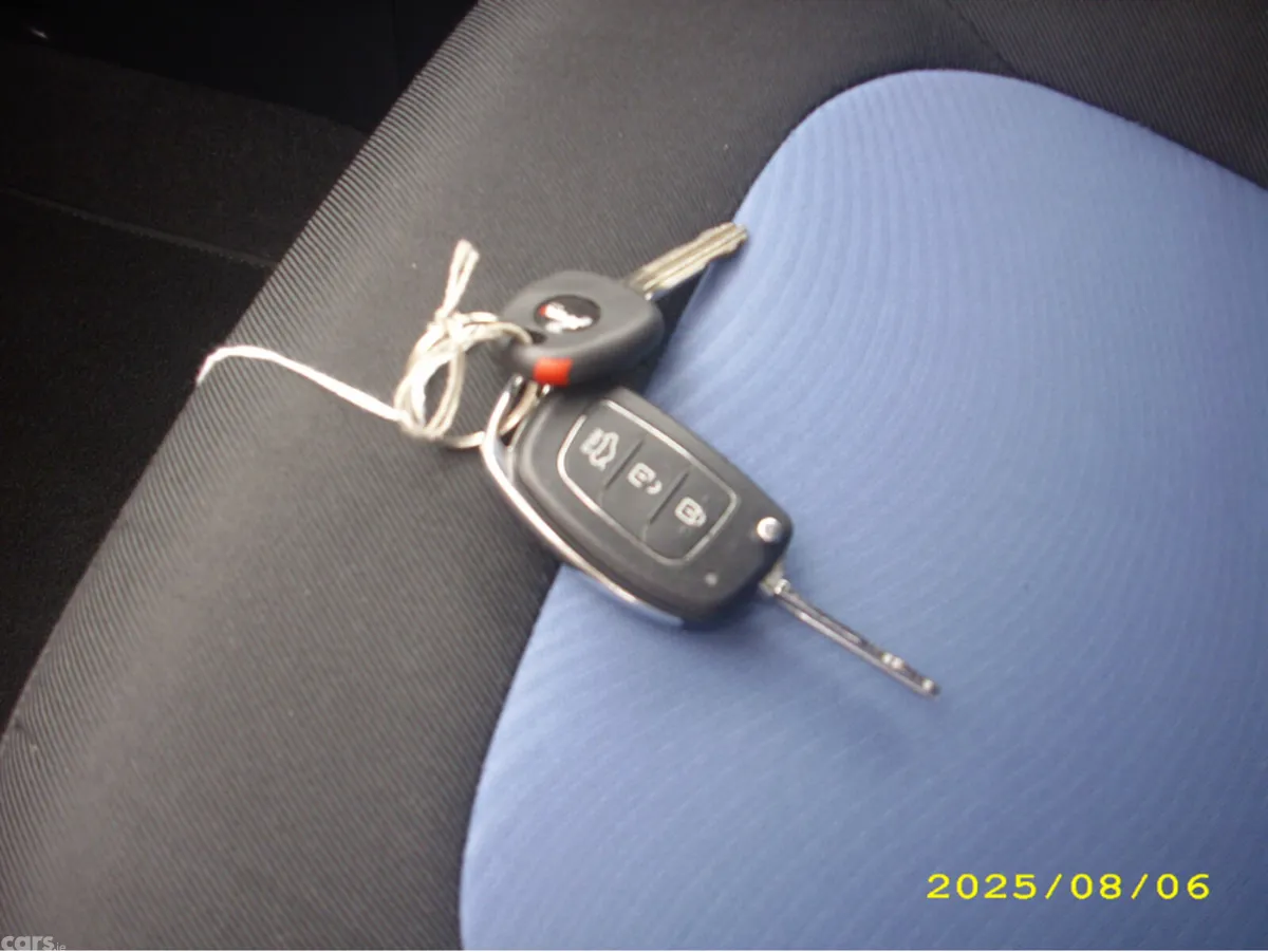 Hyundai i10 Hatchback, Petrol, 2016, Silver