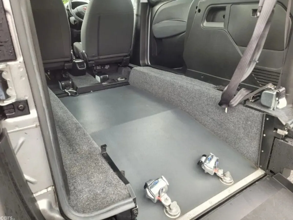 Fiat Doblo MPV, Petrol, 2017, Silver