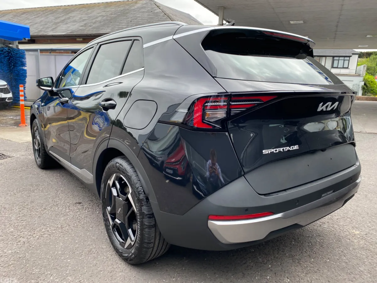Kia Sportage SUV, Diesel Hybrid, 2025, Black