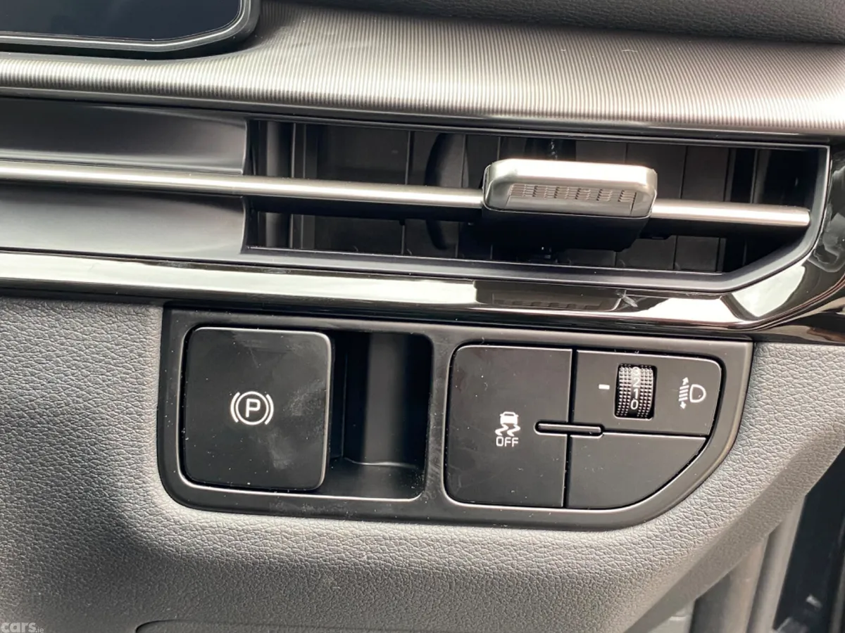 Kia Sportage SUV, Diesel Hybrid, 2025, Black