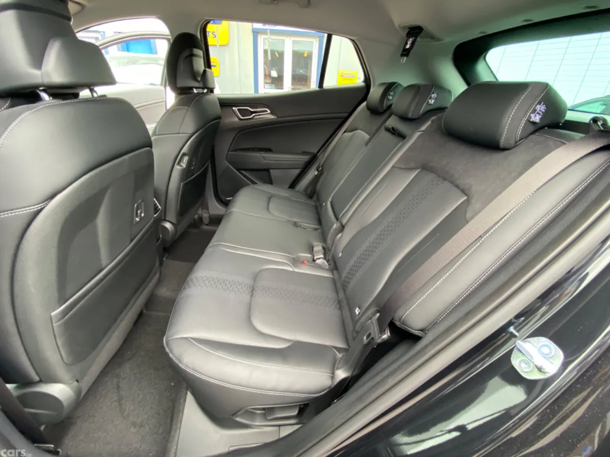 Kia Sportage SUV, Diesel Hybrid, 2025, Black