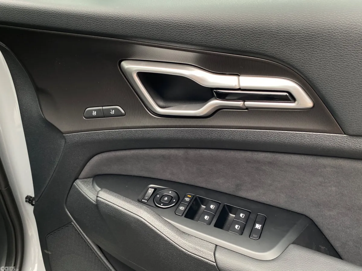 Kia Sportage SUV, Diesel Hybrid, 2025, Black