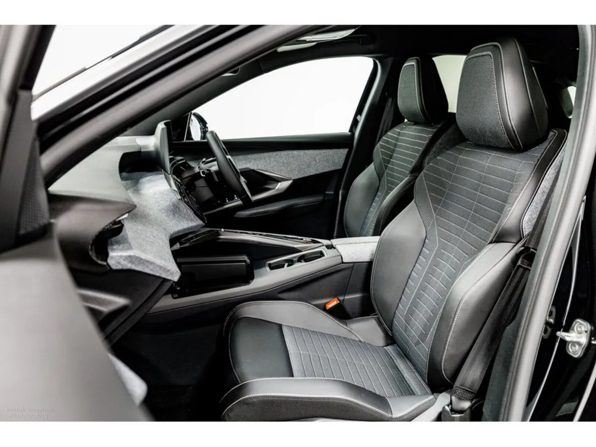 Peugeot 3008 SUV, Petrol Hybrid, 2026, Black