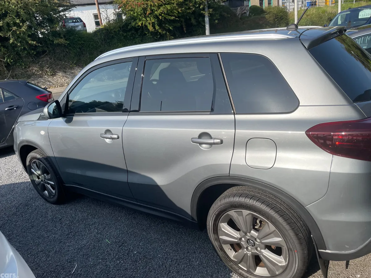 Suzuki Vitara SUV, Petrol Hybrid, 2022, Grey