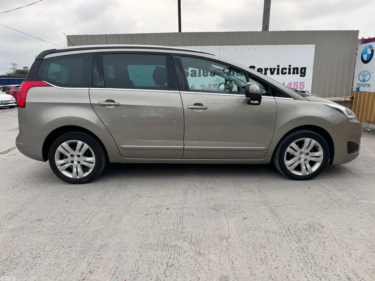 Peugeot 5008 MPV, Diesel, 2015, Grey