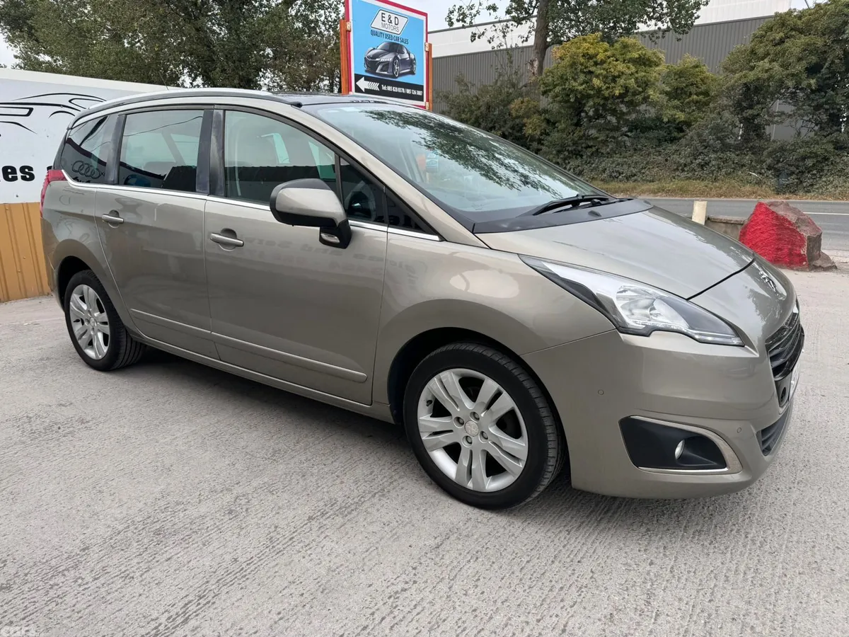 Peugeot 5008 MPV, Diesel, 2015, Grey