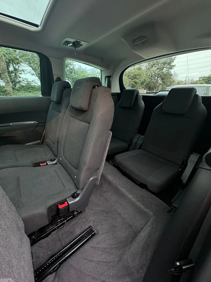 Peugeot 5008 MPV, Diesel, 2015, Grey