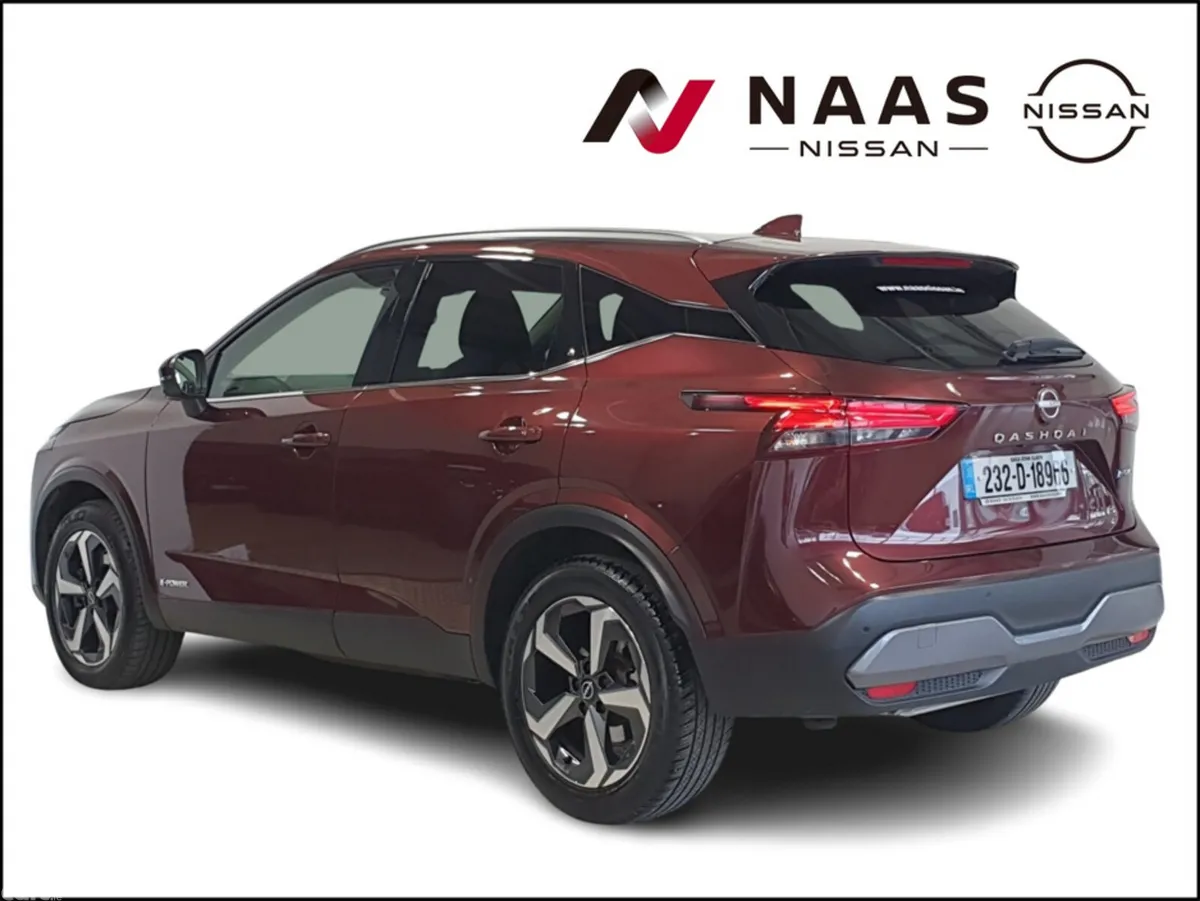 Nissan Qashqai MPV, Petrol, 2023, Red