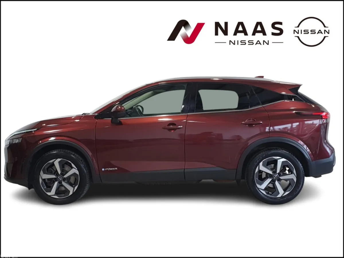 Nissan Qashqai MPV, Petrol, 2023, Red