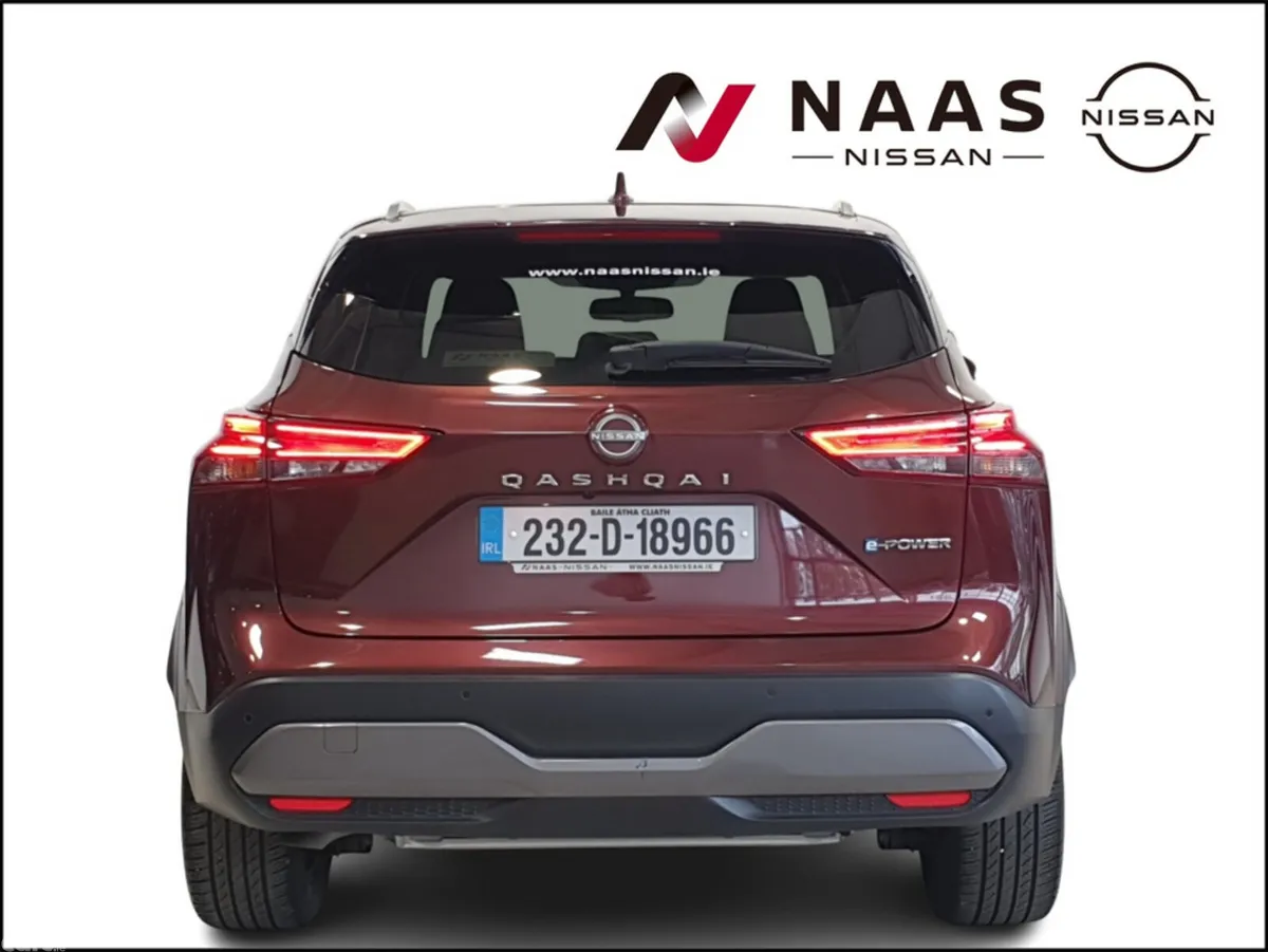 Nissan Qashqai MPV, Petrol, 2023, Red