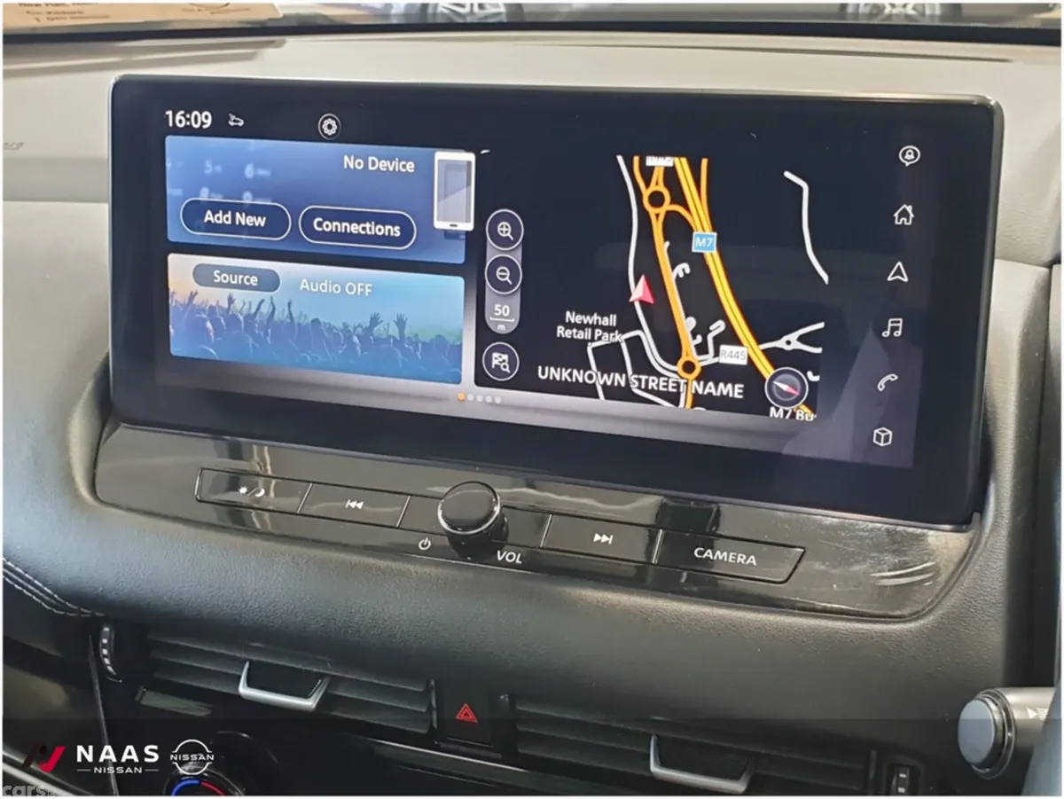 Nissan Qashqai MPV, Petrol, 2023, Red
