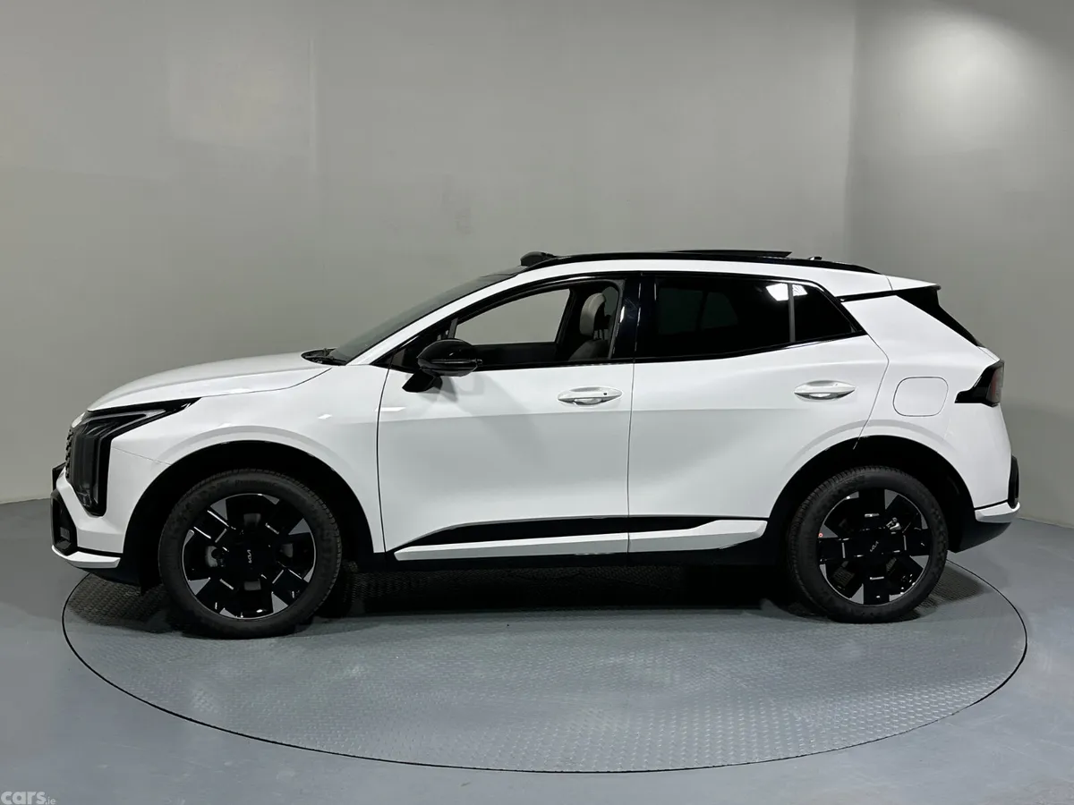 Kia Sportage SUV, Diesel Hybrid, 2026, White