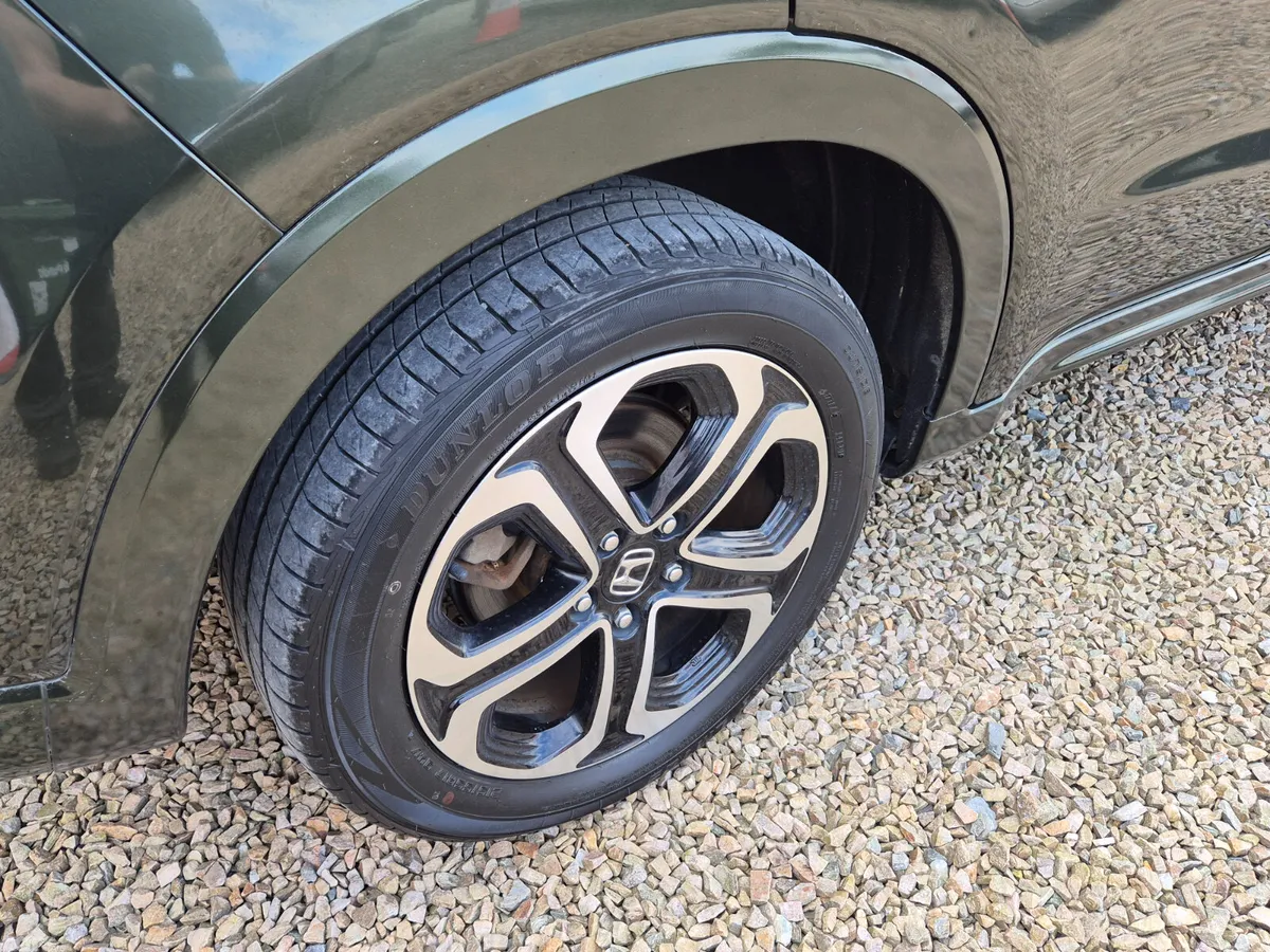 Honda Vezel SUV, Petrol Hybrid, 2014, Green