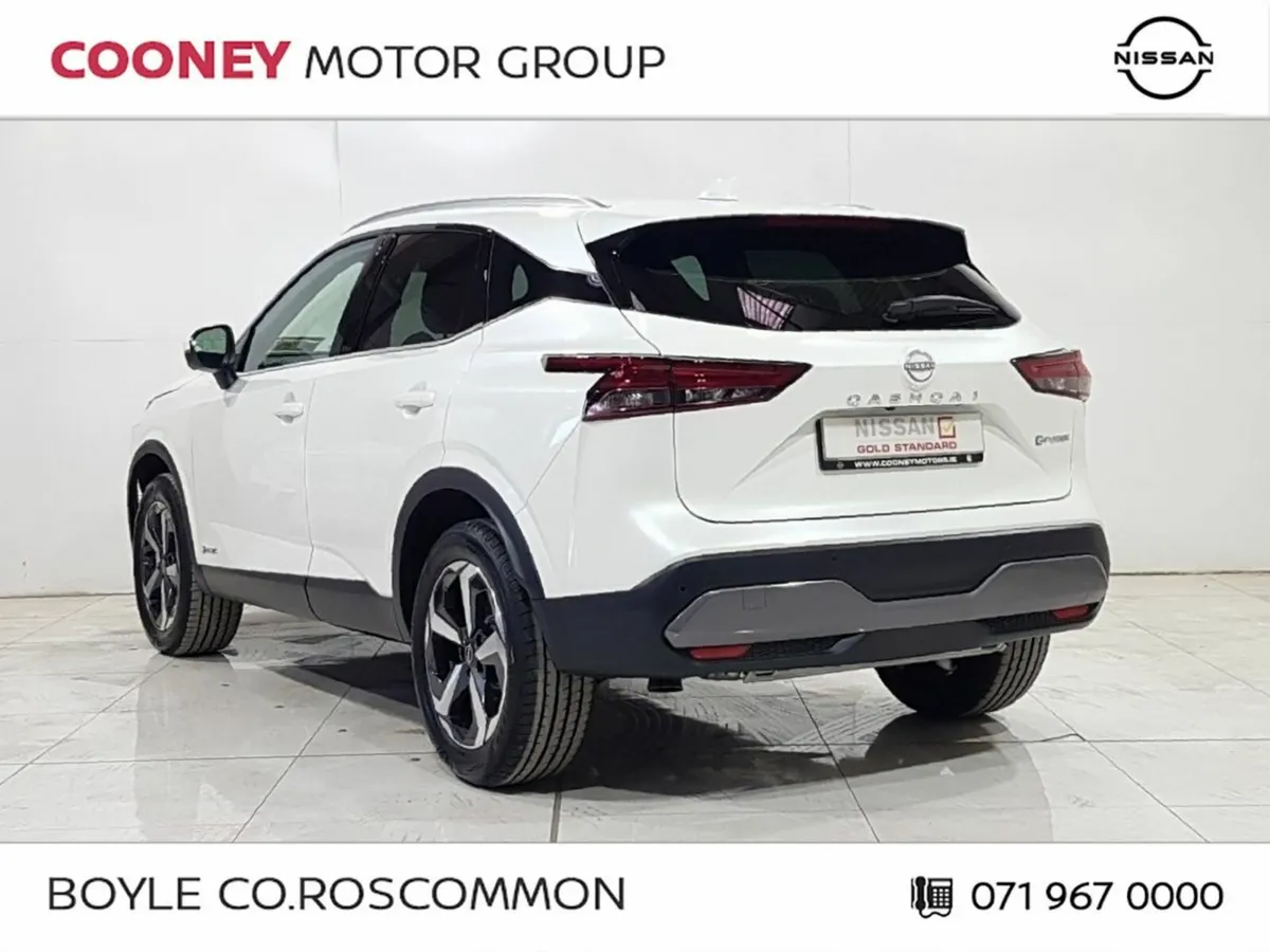 Nissan Qashqai MPV, Petrol, 2024, White