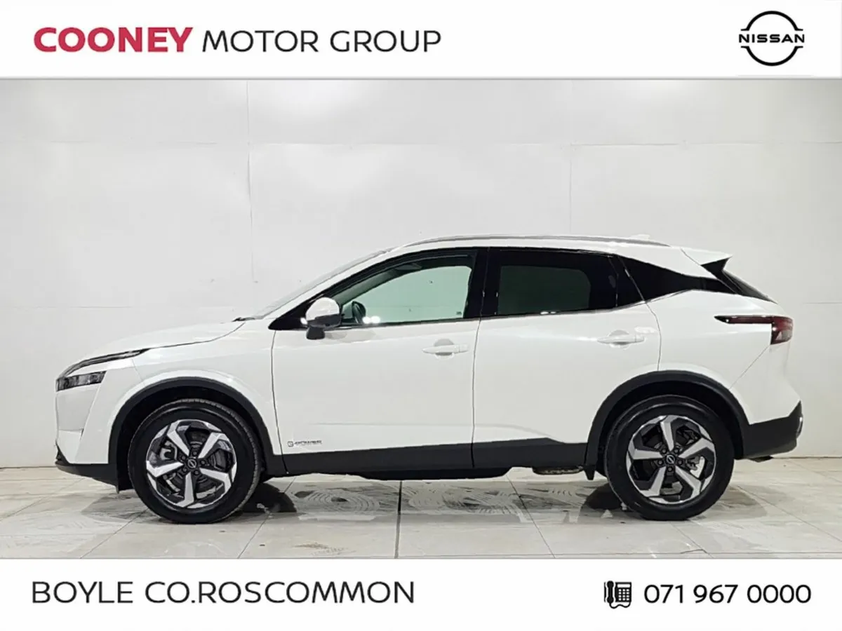 Nissan Qashqai MPV, Petrol, 2024, White