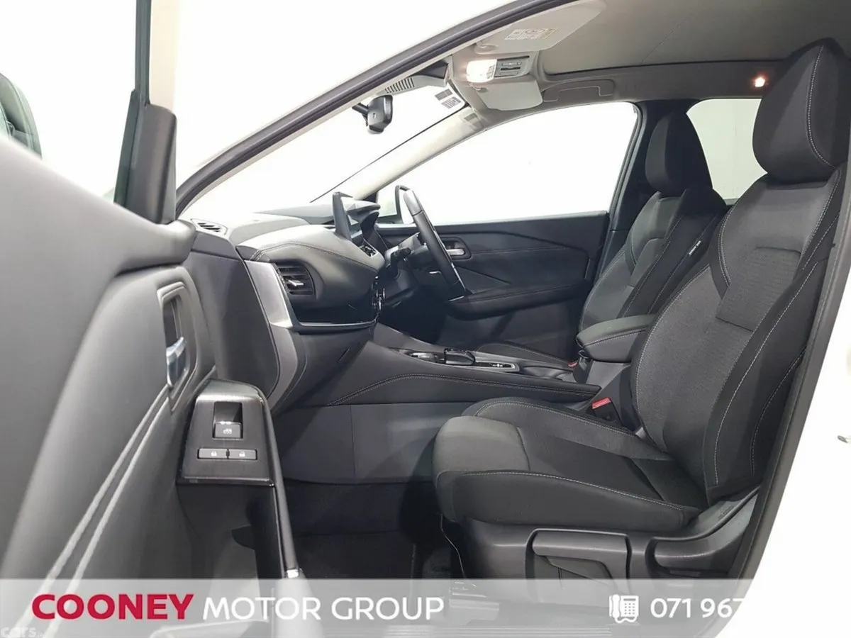 Nissan Qashqai MPV, Petrol, 2024, White