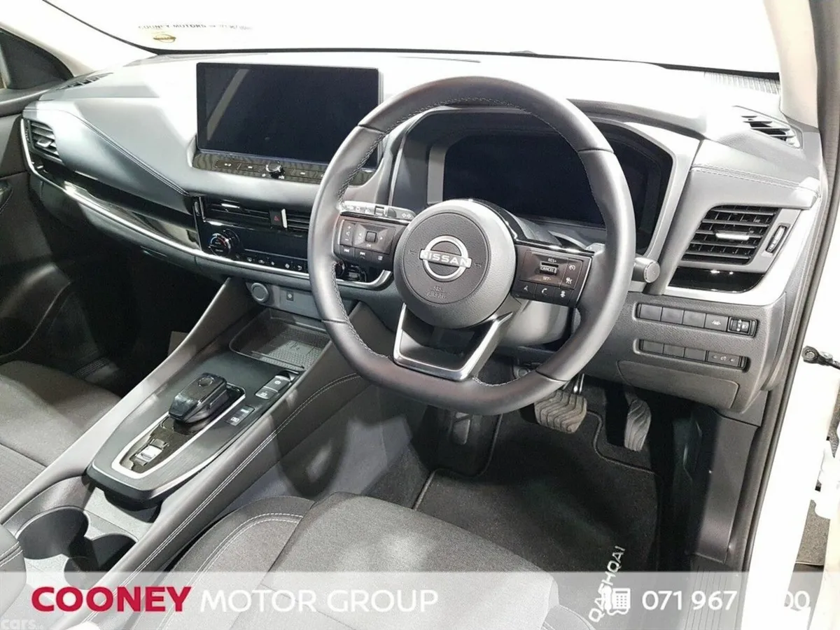 Nissan Qashqai MPV, Petrol, 2024, White