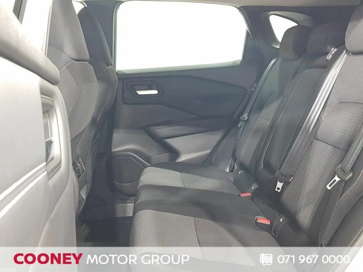 Nissan Qashqai MPV, Petrol, 2024, White
