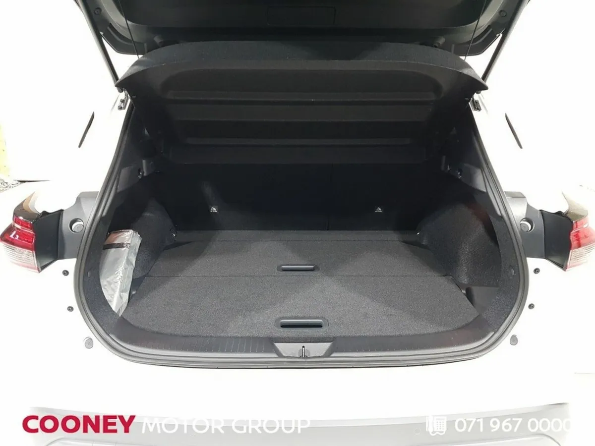 Nissan Qashqai MPV, Petrol, 2024, White