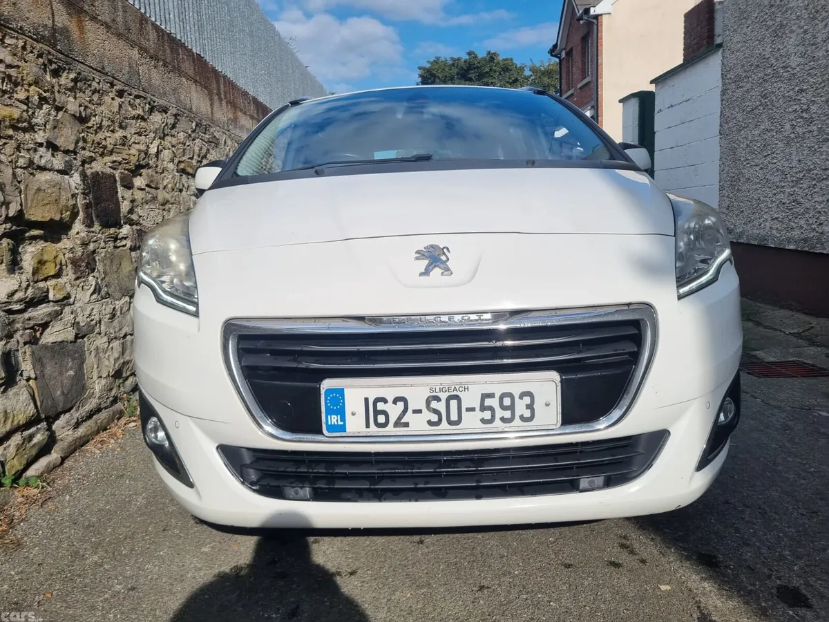 Peugeot 5008 MPV, Diesel, 2016, White