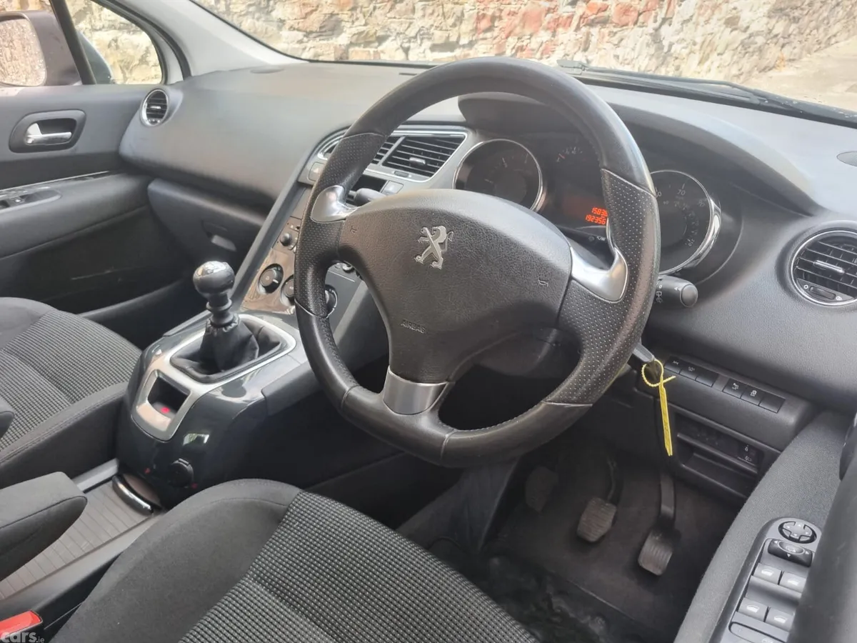 Peugeot 5008 MPV, Diesel, 2016, White