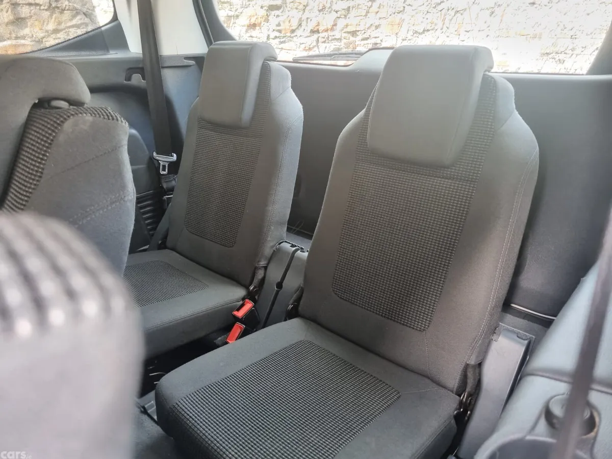 Peugeot 5008 MPV, Diesel, 2016, White