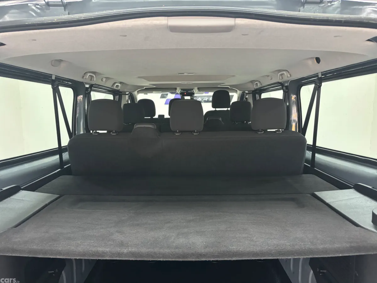 Renault Trafic Minibus, Diesel, 2023, Grey