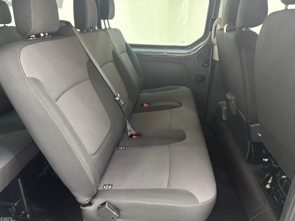 Renault Trafic Minibus, Diesel, 2023, Grey