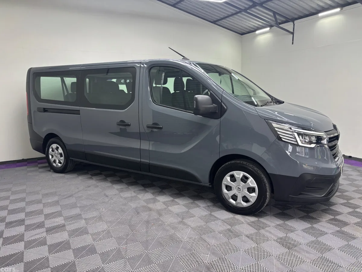 Renault Trafic Minibus, Diesel, 2023, Grey