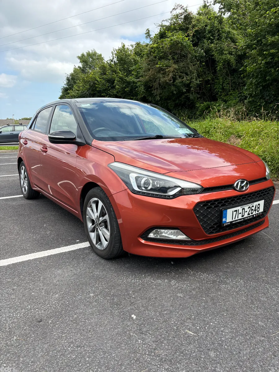 Hyundai i20 Hatchback, Petrol, 2017, Orange
