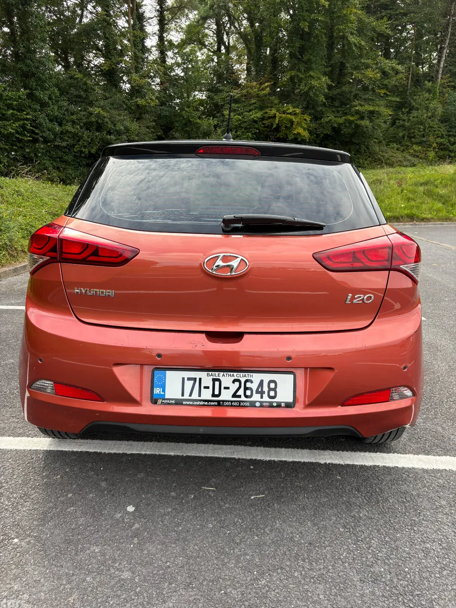 Hyundai i20 Hatchback, Petrol, 2017, Orange