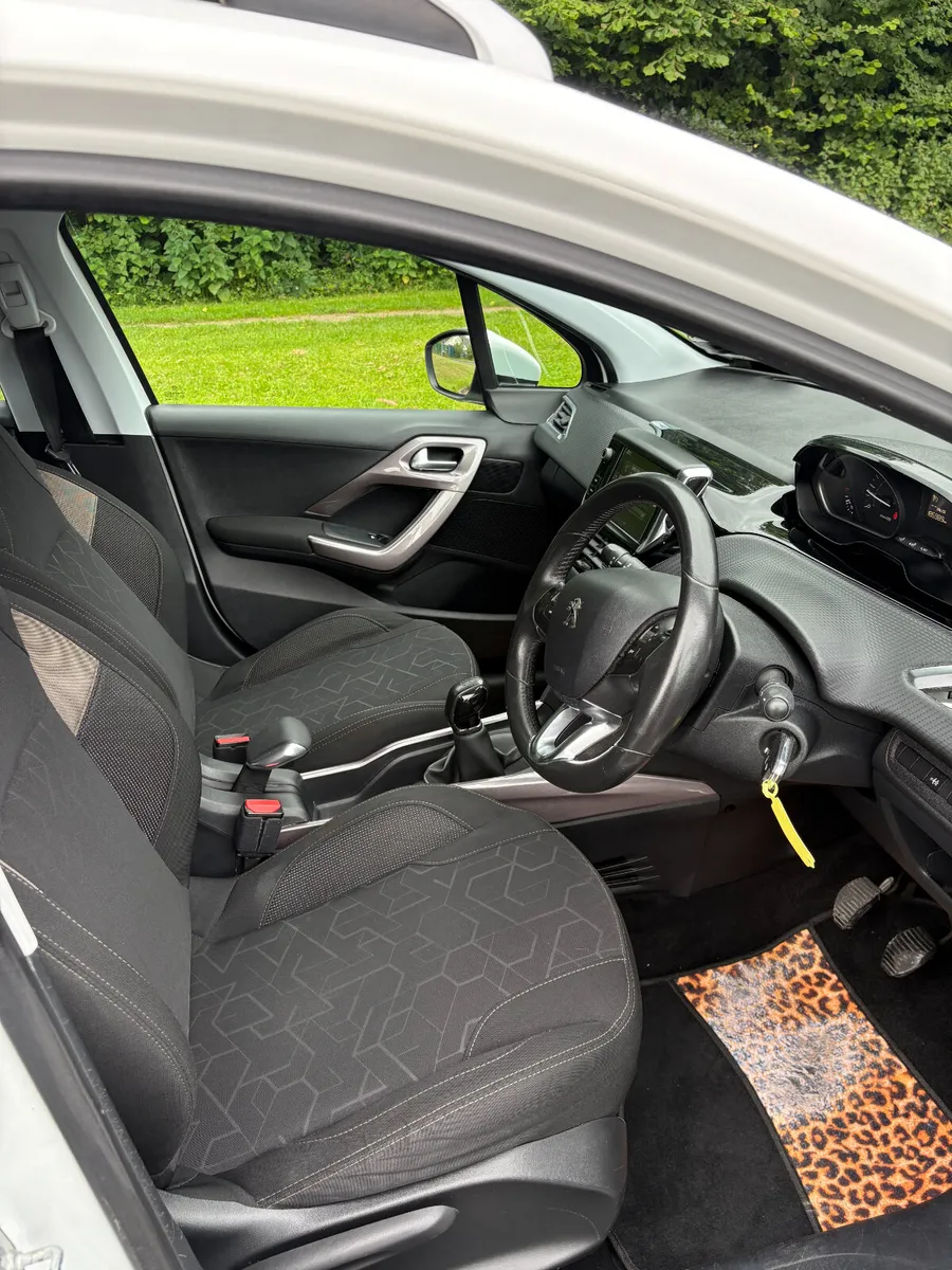 Peugeot 2008 SUV, Diesel, 2016, White
