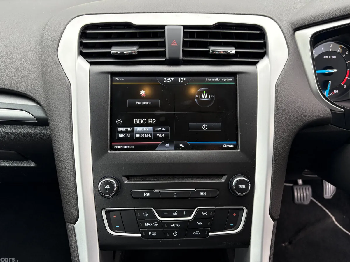 Ford Mondeo Hatchback, Diesel, 2015, Silver