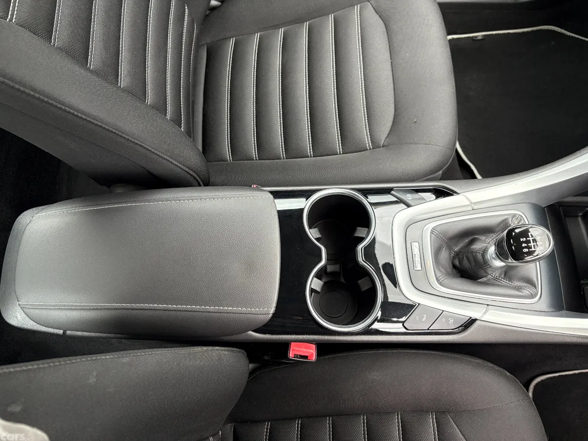 Ford Mondeo Hatchback, Diesel, 2015, Silver