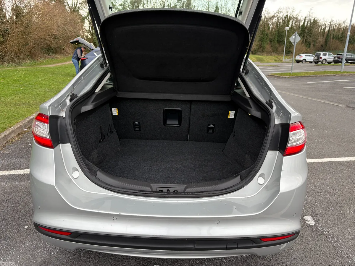 Ford Mondeo Hatchback, Diesel, 2015, Silver