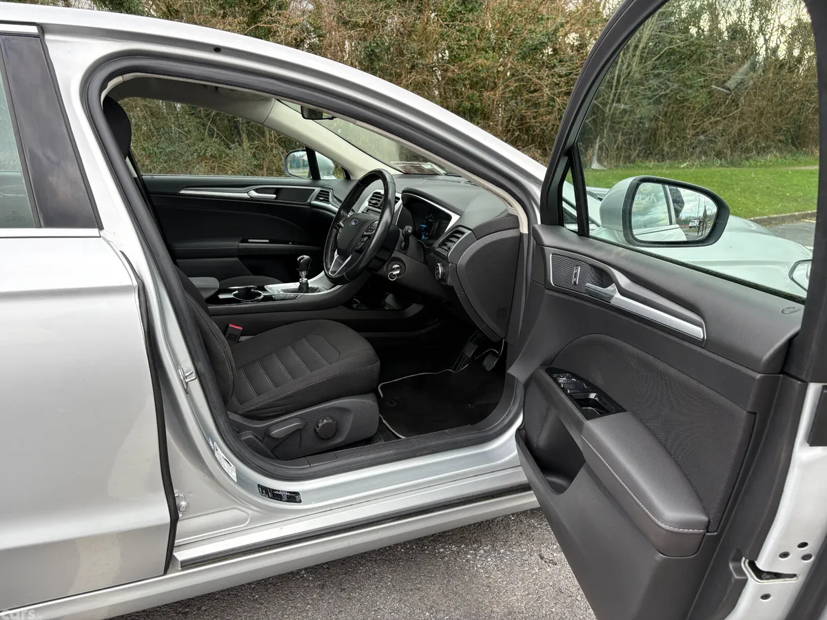Ford Mondeo Hatchback, Diesel, 2015, Silver