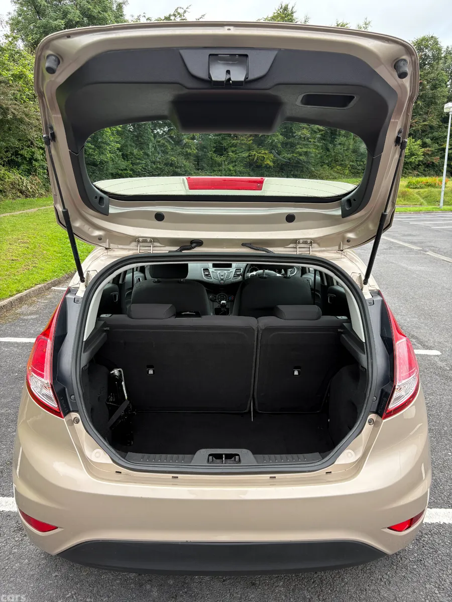 Ford Fiesta Hatchback, Petrol, 2016, Silver