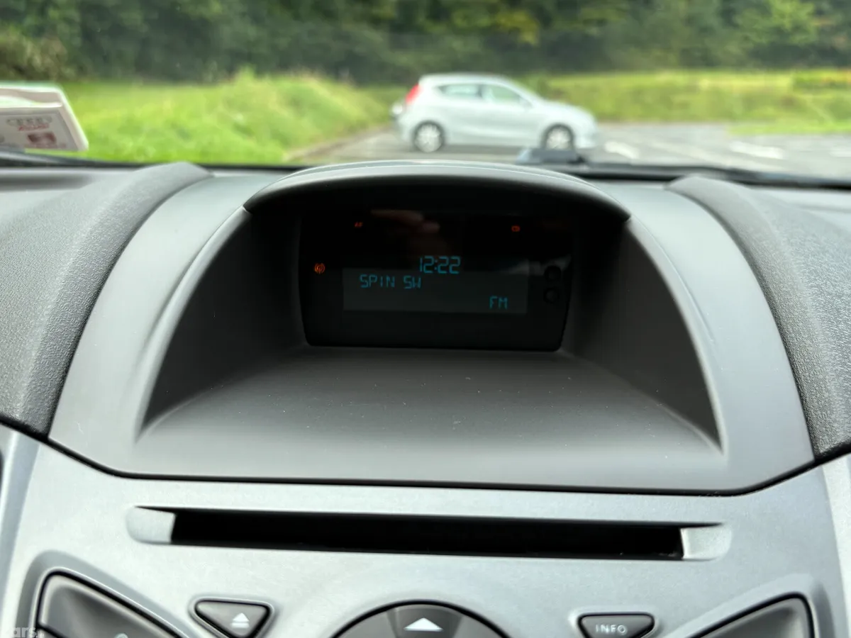 Ford Fiesta Hatchback, Petrol, 2016, Silver