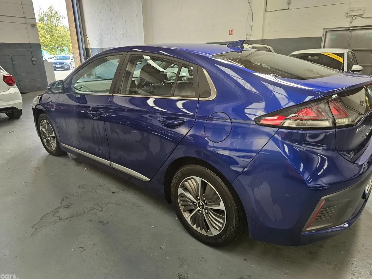 Hyundai IONIQ Hatchback, Petrol Plug-in Hybrid, 2020, Blue