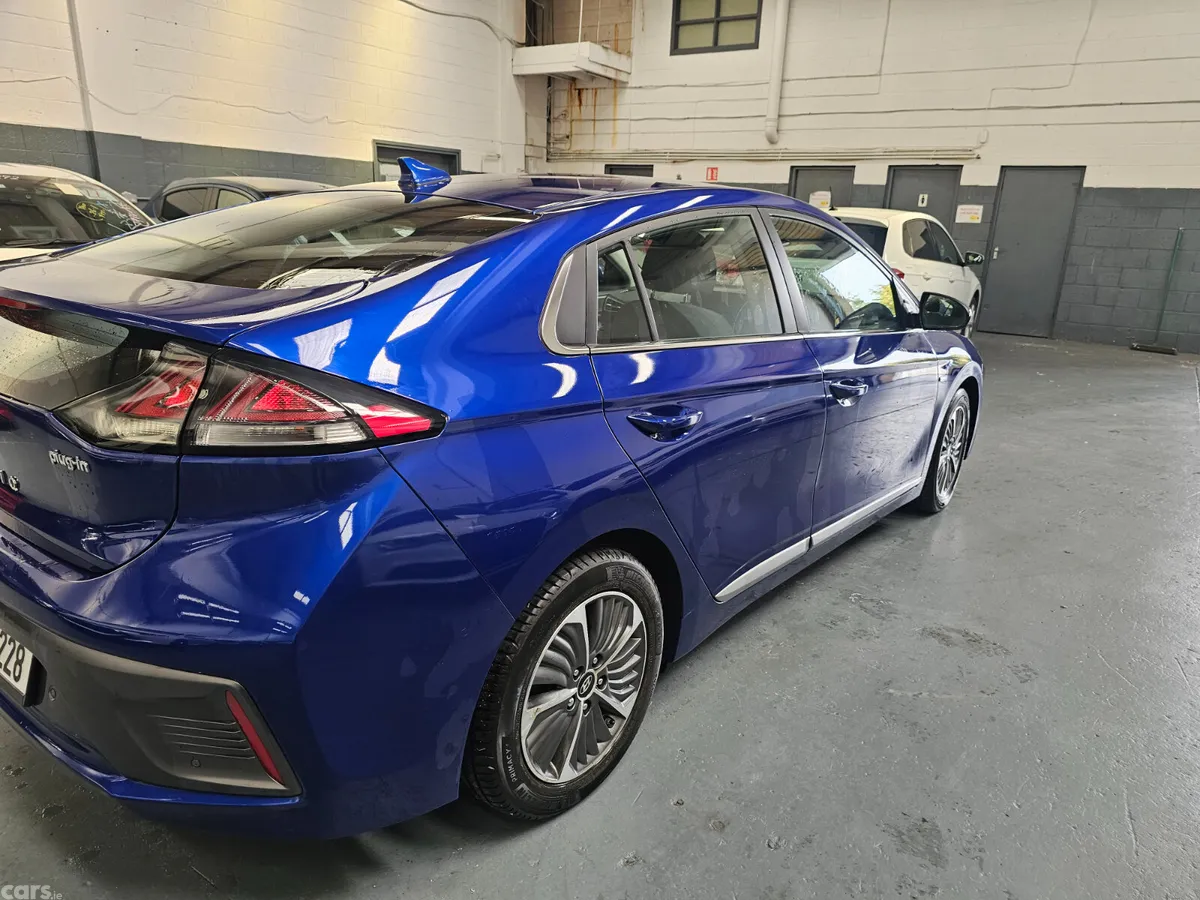 Hyundai IONIQ Hatchback, Petrol Plug-in Hybrid, 2020, Blue