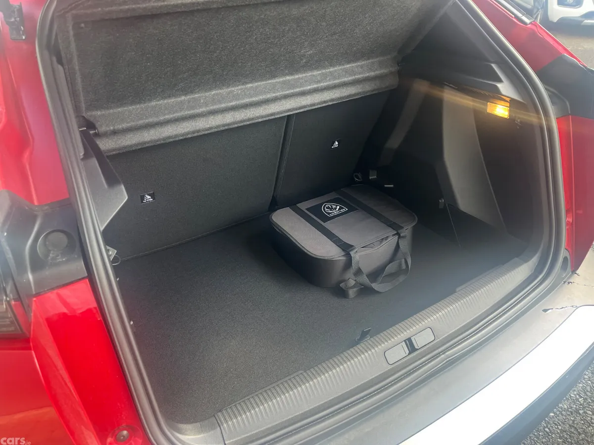 Peugeot 2008 MPV, Electric, 2025, Red