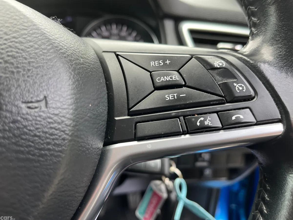 Nissan Qashqai MPV, Petrol, 2018, Blue