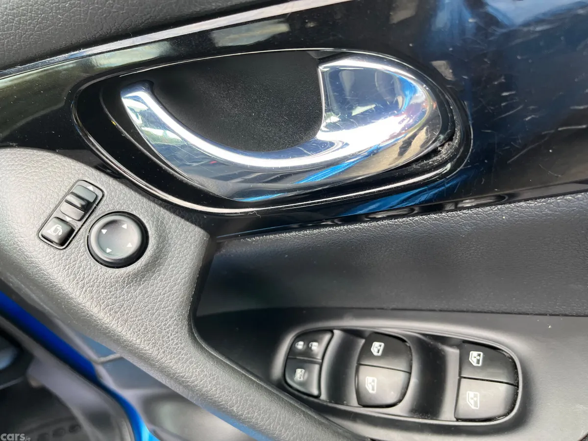 Nissan Qashqai MPV, Petrol, 2018, Blue